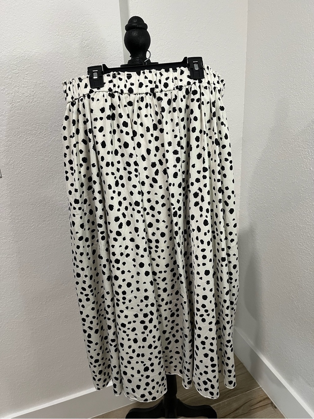 Black & White Spotted Maxi Skirt — Comfortable Gathered Waist